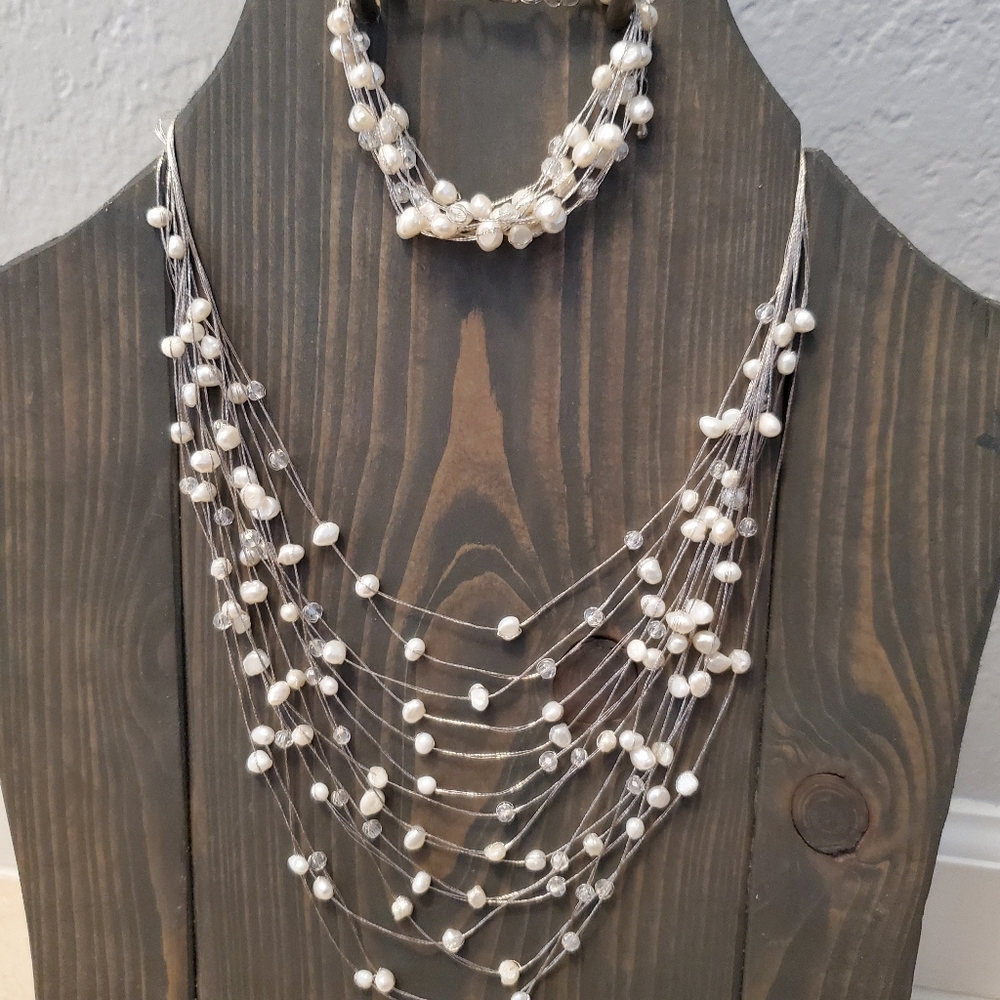 Floating Pearls and Crystals w/Matching Bracelet